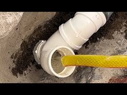 تنظيف مواسير الصرف الصحي لتجنب الروائح الكريهة