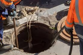 تفريغ المجاري من المخلفات بسرعة وأمان