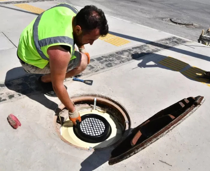 تفريغ المجاري من المخلفات بسرعة وأمان