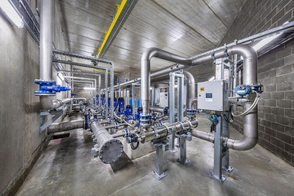 تركيب وصيانة شبكات الصرف الصحي المتطورة.