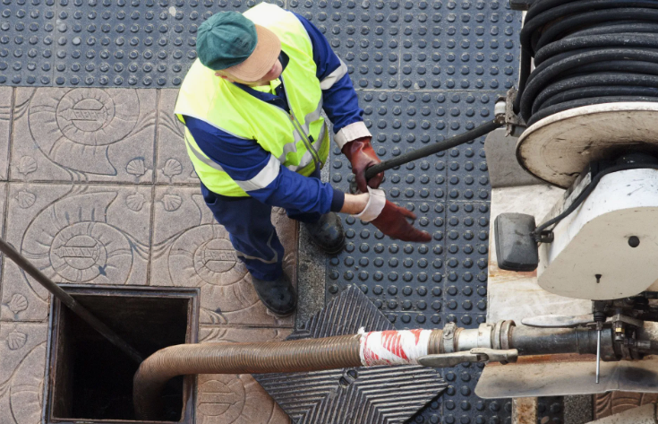 تنظيف مجاري تحت الارض بشكل محترف