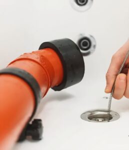 إزالة الرواسب والمواد العالقة بالمجاري