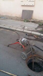 فني تسليك مجاري السالمية